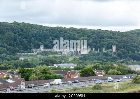 ABERGELE, Regno Unito, 29 agosto 2020, scene di Gwrych Castle, Abergele che è l'ambientazione per la serie 2021 di i'm a Celebrity'. Il castello fuori di Abergele nel Galles del Nord è stato scelto a causa della pandemia di Coronavirus che impedisce il luogo abituale dell'Australia, Credit: Gareth Tibles Foto Stock