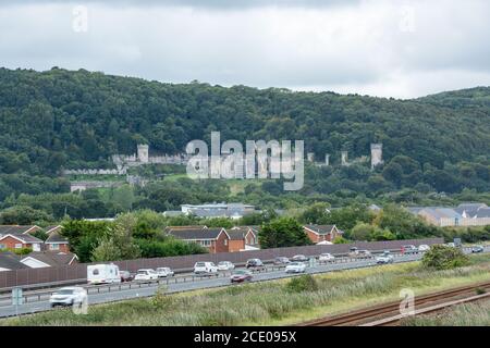 ABERGELE, Regno Unito, 29 agosto 2020, scene di Gwrych Castle, Abergele che è l'ambientazione per la serie 2021 di i'm a Celebrity'. Il castello fuori di Abergele nel Galles del Nord è stato scelto a causa della pandemia di Coronavirus che impedisce il luogo abituale dell'Australia, Credit: Gareth Tibles Foto Stock