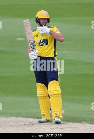 Hove, Regno Unito. 30 agosto 2020. Hampshire James Fuller batte durante la partita Vitality Blast T20 tra Sussex Sharks e Hampshire al 1 ° Central County Ground, Hove Credit: James Boardman/Alamy Live News Foto Stock