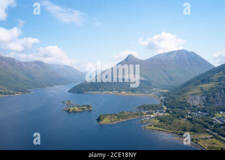 Loch Leven vista aerea che mostra Pap of Glencoe Scozia Foto Stock