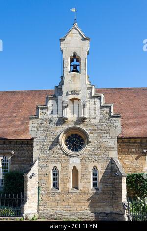 Memorial Clock, High Street, Pavenham, Bedfordshire, Inghilterra, Regno Unito Foto Stock