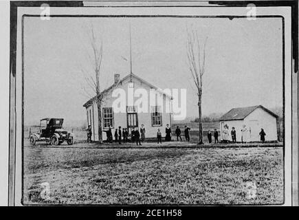 . Un'indagine, una rassegna del passato; uno sguardo al presente; piani per il futuro . I. andare a casa da School.ti. Una lezione di geogravjhy. Dic. 11. 1914;ation o( distretto, 50,0S0; aliquota fiscale, .OOSS. Sig.ra Bessie C. Tifft, insegnante. VALU- DISTRETTO N. 12, SANDY CREEK. Foto Stock