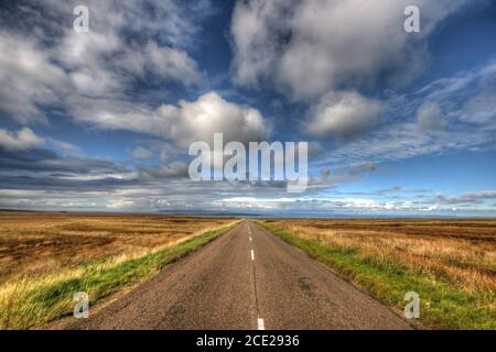 Strade aperte nel nord della Scozia vicino a John o' Groat Foto Stock