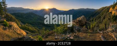 tramonto sul parco nazionale dei re canyon negli stati uniti Foto Stock