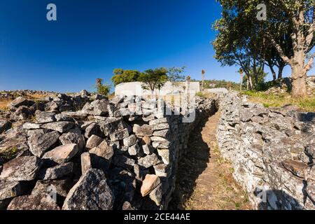 Grandi rovine dello Zimbabwe, la struttura principale 'la Grande enclosure', antica capitale della civiltà Bantu, provincia di Masvingo, Zimbabwe, Africa Foto Stock