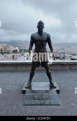 Cristiano Ronaldo statua in Funchal, Madeira davanti a CR7 museum Foto Stock