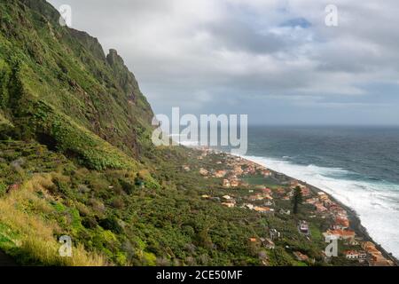 Vista aerea di Paul do Mar da Faja da Ovelha a Madera Foto Stock