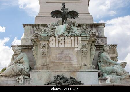 Esplanade des Quinconces, la fontana del monumento aux in Girondins Bordeaux. Francia Foto Stock