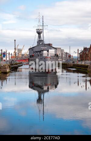 Belfast, Northern Irealnd - 03 agosto 2020: La HMS Caroline, un incrociatore leggero di classe C della Royal Navy che è stato utilizzato nella prima guerra mondiale Foto Stock