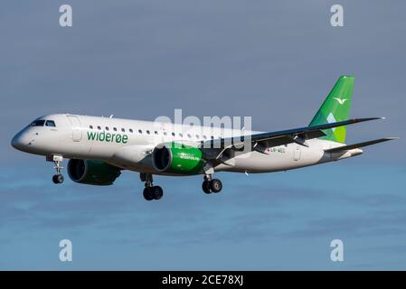 Aeroporto Southend di Londra, Essex, Regno Unito. 31 Agosto 2020. La compagnia aerea norvegese Widerøe ha portato all'aeroporto di Essex alcune buone notizie molto necessarie lanciando un servizio due volte alla settimana da Southend a Bergen in Norvegia, nello stesso giorno in cui easyJet vola le loro rotte finali da Southend prima di chiudere il loro hub. Widerøe Unisciti a Ryanair e Wizz Air in voli di linea da Southend. Sulla rotta Widerøe utilizzato un nuovo aeromobile Embraer 190 E2, per il quale sono clienti di lancio, come illustrato, che arrivano oggi per la prima volta Foto Stock