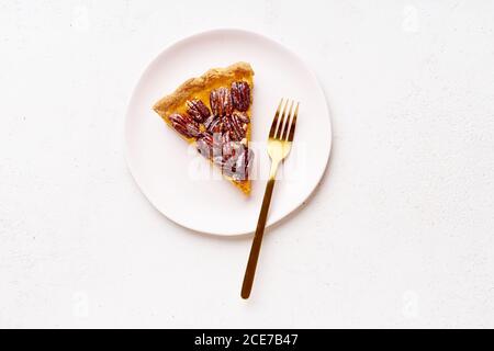 Immagine in alto della fetta di torta di zucca pecan Foto Stock