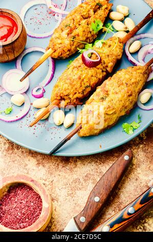 Spiedini di carne tritati o lula kebab. Agnello di lula kebab grigliato Foto Stock
