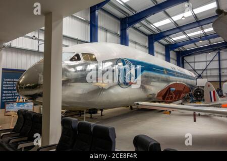 Fusoliera di un De Havilland DH 106 Comet 1, il primo aereo a turbotjet al mondo, esposto al De Havilland Museum, London Colney, Regno Unito. Foto Stock