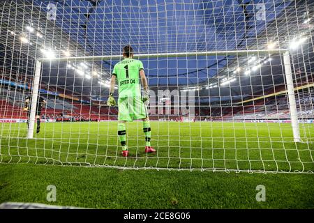 BayArena Leverkusen, Germania 17.6.2000, Calcio: Bundesliga stagione 2019/20 giorno 32, Bayer 04 Leverkusen (B04, rosso) vs FC Colonia (CGN, bianco) - Lukas Hradecky (Bayer 04 Leverkusen, n. 1). A causa della pandemia di Corona tutte le partite tedesche sono giocate in stadi vuoti senza spettatori credito: BELLA SPORT/WUNDERL / PISCINA / via Kolvenbach Foto Stock