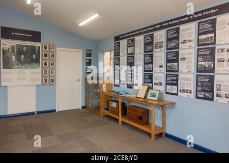 Vista generale della Galleria degli aerei de Havilland e della Mostra della Scuola tecnica aeronautica al Museo De Havilland, London Colney, UK. Foto Stock