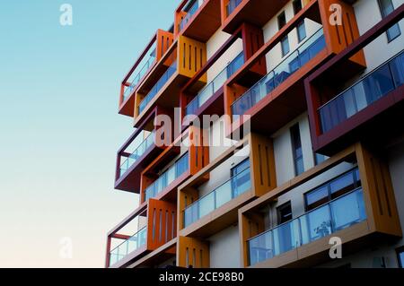 Moderni appartamenti di lusso con balcone Foto Stock