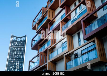 Moderni appartamenti di lusso con balcone Foto Stock