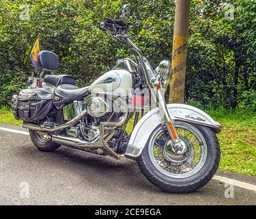 TAIPEI, TAIWAN - 13 APRILE 2014: Harley Davidson Heritage Softail motocicletta parcheggiata su strada. Foto Stock