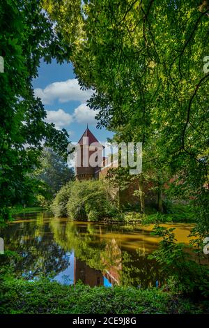 Castello di Oporow, nel centro della Polonia. Foto Stock