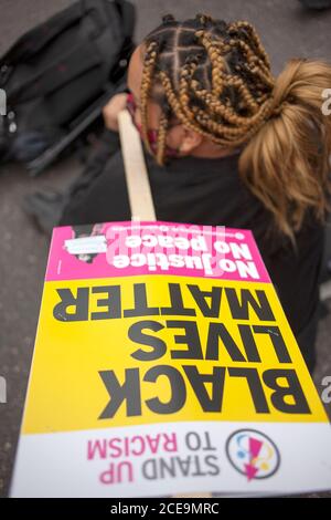 Londra, Regno Unito. 30 agosto 2020. Milioni di persone marciano da Notting Hill a Marble Arch. Protestare contro la brutalità della polizia negli Stati Uniti e nel Regno Unito Credit: Neil Foto Stock
