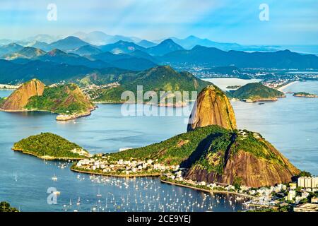 Vista sul Pan di zucchero a Rio de Janeiro, Brasile Foto Stock