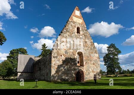 Pälkäneen rauniokirkko o Pyhän Mikaelin kirkko o Chiesa di San Michele rovine a Pälkäne, Finlandia Foto Stock