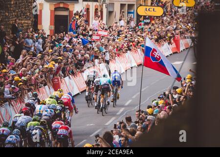 3 luglio 2017, Longwy, Francia; Ciclismo, Tour de France fase 3: Peter Sagan (Bora Hansgrohe) apre la sua volata vincente negli ultimi 150 metri. Foto Stock