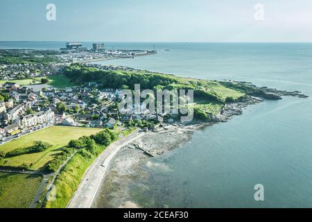 Vista aerea sulla spiaggia di sabbia nel luminoso giorno di sanny. Heysham in Lancashire, Regno Unito Foto Stock