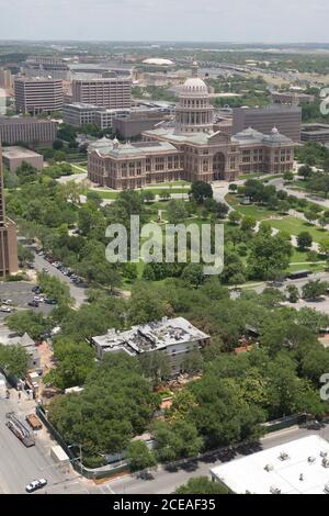 Austin, Texas, 8 giugno 2008: Antenne della residenza del governatore del Texas nel centro di Austin, dove un sospetto incendio della mattina presto distrusse gran parte dell'edificio. Gli investigatori sospettano l'arson nella beatura che ha distrutto la struttura di 152 anni. ©Bob Daemmrich/ Foto Stock