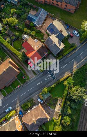 Vista aerea dall'alto verso il basso sull'area residenziale nel Regno Unito Foto Stock