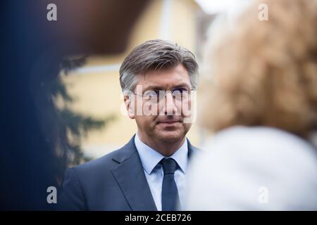 Il primo ministro croato, Andrej Plenkovic, ha visto alla stampa del 15° Forum strategico di Bled. I leader europei si sono incontrati al forum strategico annuale di Bled per discutere dell'Europa dopo la Brexit e la pandemia di COVID-19. Foto Stock