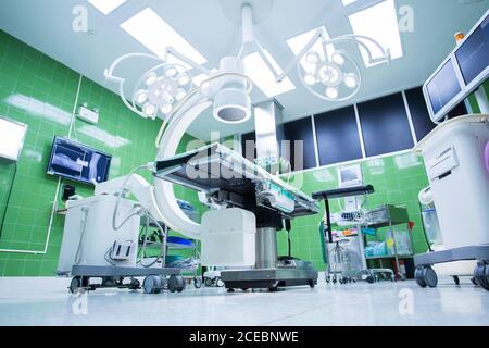 Sala operatoria con apparecchiature moderne, medico Foto Stock