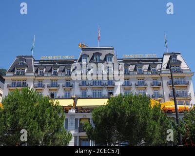 Facciata del Grand Hotel Suisse Majestic nella città di Montreux Svizzera Foto Stock