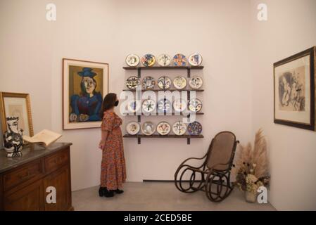 Londra, Regno Unito. 01 settembre 2020. Photocall per Atelier Picasso. La mostra riimmagina lo Studio di Cannes di Picasso come un'esperienza immersiva all'interno della galleria, utilizzando un tesoro di oggetti tra cui mobili, sculture, ceramiche, disegni e stampe, tenuto alla galleria Bastian nel centro di Londra, Regno Unito il 1 settembre 2020. (Foto di Claire Doherty/Sipa USA) Credit: Sipa USA/Alamy Live News Foto Stock