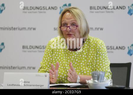 Duesseldorf, Germania. 01 settembre 2020. Sabine Leutheusser-Schnarrenberger, ex ministro federale della giustizia e commissario antisemitismo dello Stato della Renania settentrionale-Vestfalia, interviene in una conferenza stampa sul tema "l'antisemitismo come fenomeno sociale nell'istituzione scolastica". Credit: David Young/dpa/Alamy Live News Foto Stock