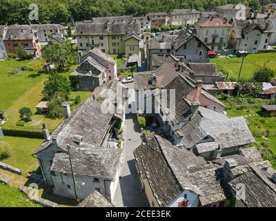 Vista areale al villaggio di Cevio sulla valle di Maggia Nella Svizzera italiana Foto Stock