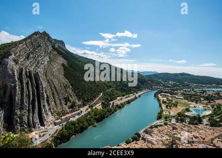 Vista panoramica di Sisteron dalla Fortezza della Cittadella Foto Stock