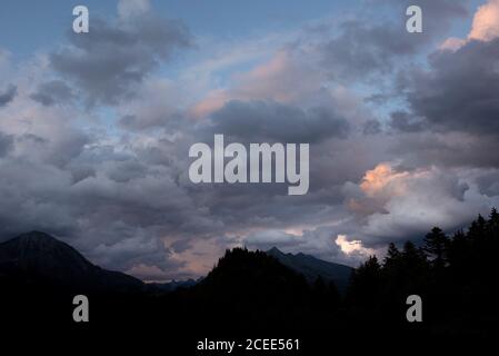 Il panorama del tramonto sulle Alpi svizzere, in Svizzera Foto Stock