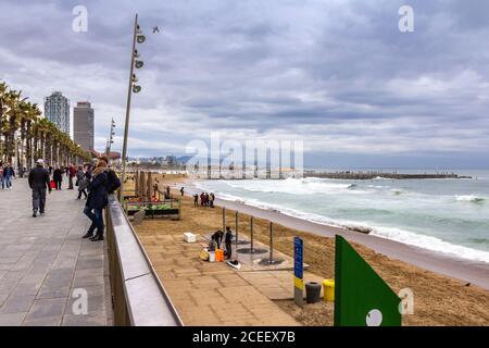 Playa de la città di Barceloneta Beach nel centro città di Barcellona, in Catalogna la regione della Spagna Foto Stock