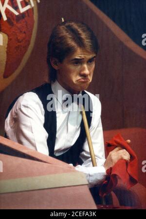 Stephen Hendry ai Campionati Mondiali di Snooker dell'Ambasciata 1990 Foto Stock