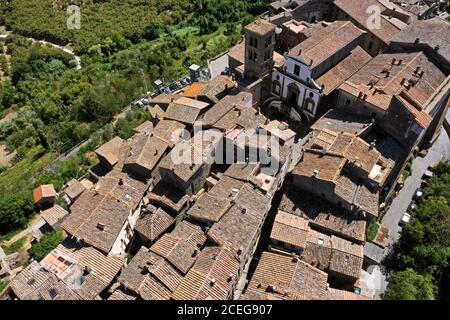 Veduta aerea del villaggio di Bomarzo. Provincia di Viterbo, Lazio / Italia Foto Stock