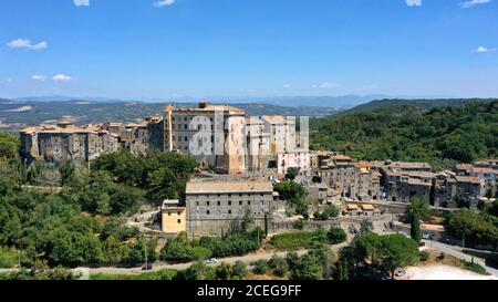 Veduta aerea del villaggio di Bomarzo. Provincia di Viterbo, Lazio / Italia Foto Stock