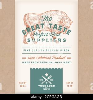 Ottimo gusto perfetto Bison. Astratto Vector Meat Packaging Design o Label. Tipografia retrò e silhouette Buffalo Bull disegnata a mano. Carta artigianale Illustrazione Vettoriale