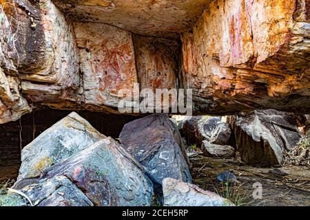 Safari Aborigeno di Pittura Rock con Sab Lord Foto Stock