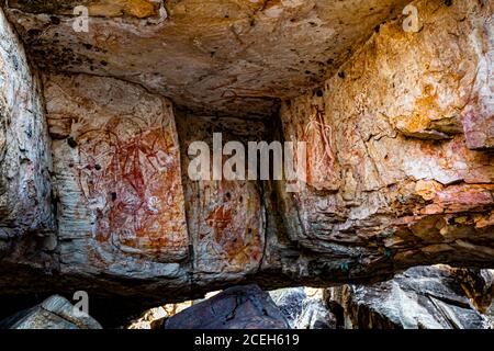 Safari Aborigeno di Pittura Rock con Sab Lord Foto Stock