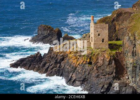 Casa di motore alla miniera di Botallack nel nord della Cornovaglia Foto Stock