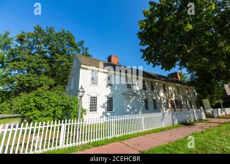 Centro visitatori presso Hall Tavern, Old Main St, Historic Deerfield, Deerfield, Massachusetts, USA Foto Stock