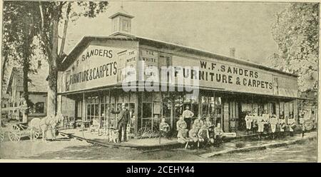 . Keene e la vicinanza, i suoi punti di interesse, e i suoi uomini d'affari rappresentativi, abbracciando Keene, Hinsdale, Winchester, Marlboro, Walpole, Swanzey e Charlestown. Eaders un'impressione molto errata, perché sembrerebbe sostenere che il negozio del sig. Guernseys è notestesamente conosciuto, Quando, di fatto, non esiste un'istituzione sim-ilar in città con la quale il pubblico è morepiacevolmente familiare, come è noto da trent'anni. La spiegazione della questione è semplicemente questa ; il teo-etor era postmaster per ventiquattro anni, e lui madesuch un circolo esteso di amici e conoscenti wh Foto Stock
