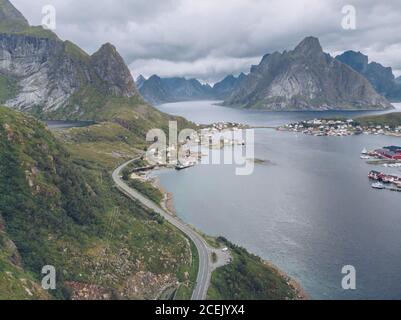 Vista aerea della città costiera Foto Stock