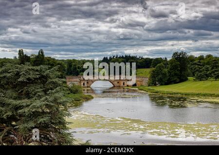 Il lago di Blenheim Palace a Woodstock, Oxfordshire. Foto Stock